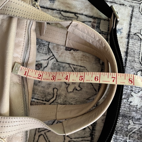 Alain Manoukian leather tote, two-way, satchel and cross-body, shoulder bag. - Picture 15 of 16